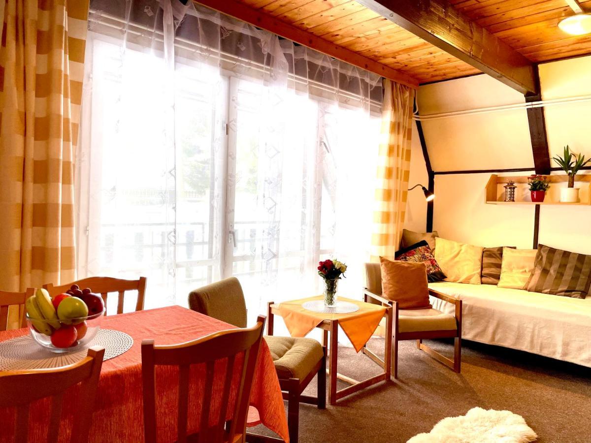 Hotel A Penzion Pegas Vlachovice Екстер'єр фото