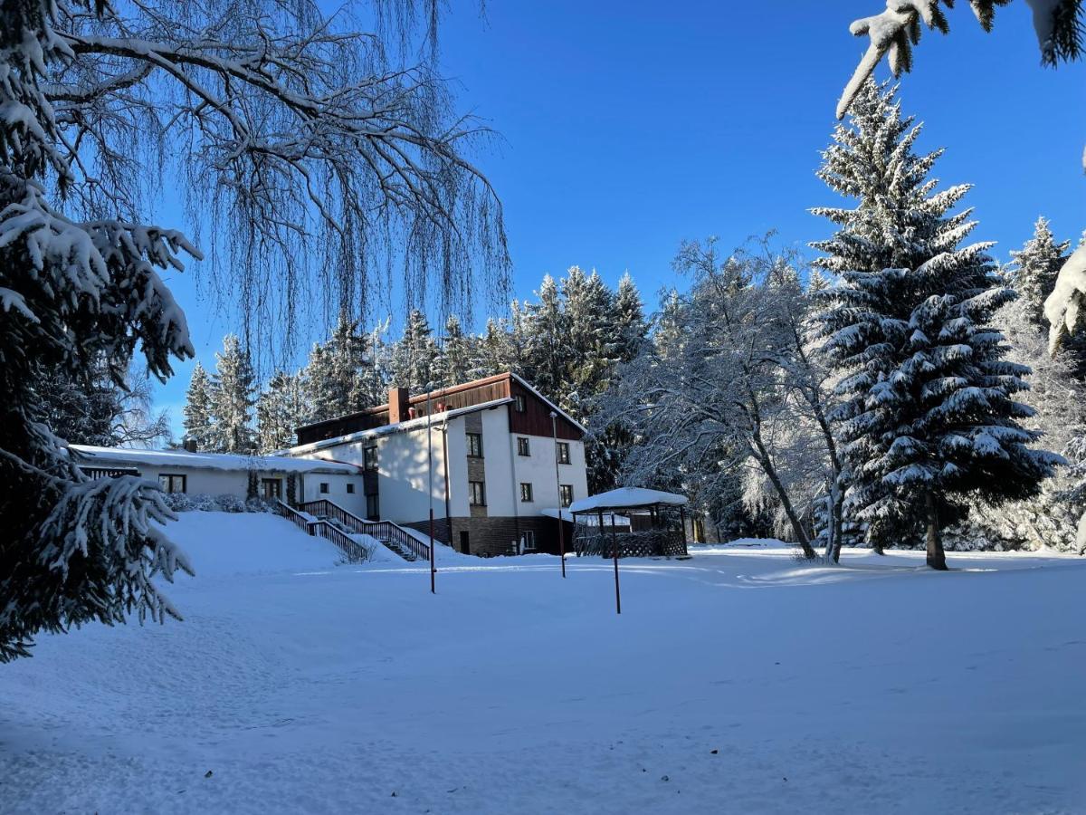 Hotel A Penzion Pegas Vlachovice Екстер'єр фото