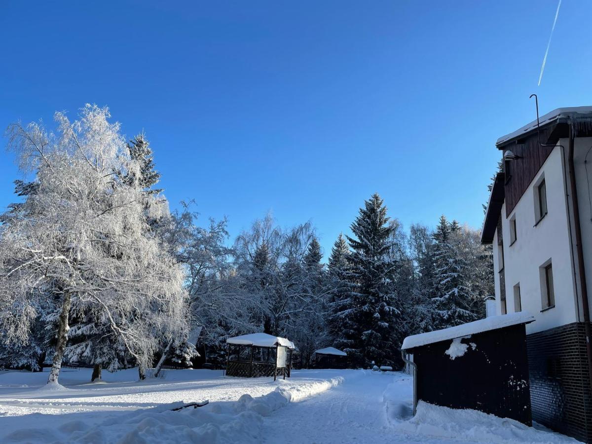 Hotel A Penzion Pegas Vlachovice Екстер'єр фото