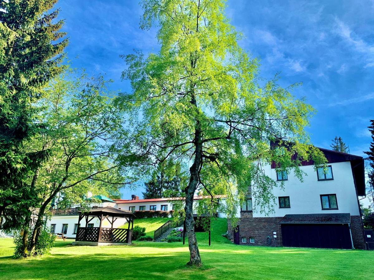 Hotel A Penzion Pegas Vlachovice Екстер'єр фото