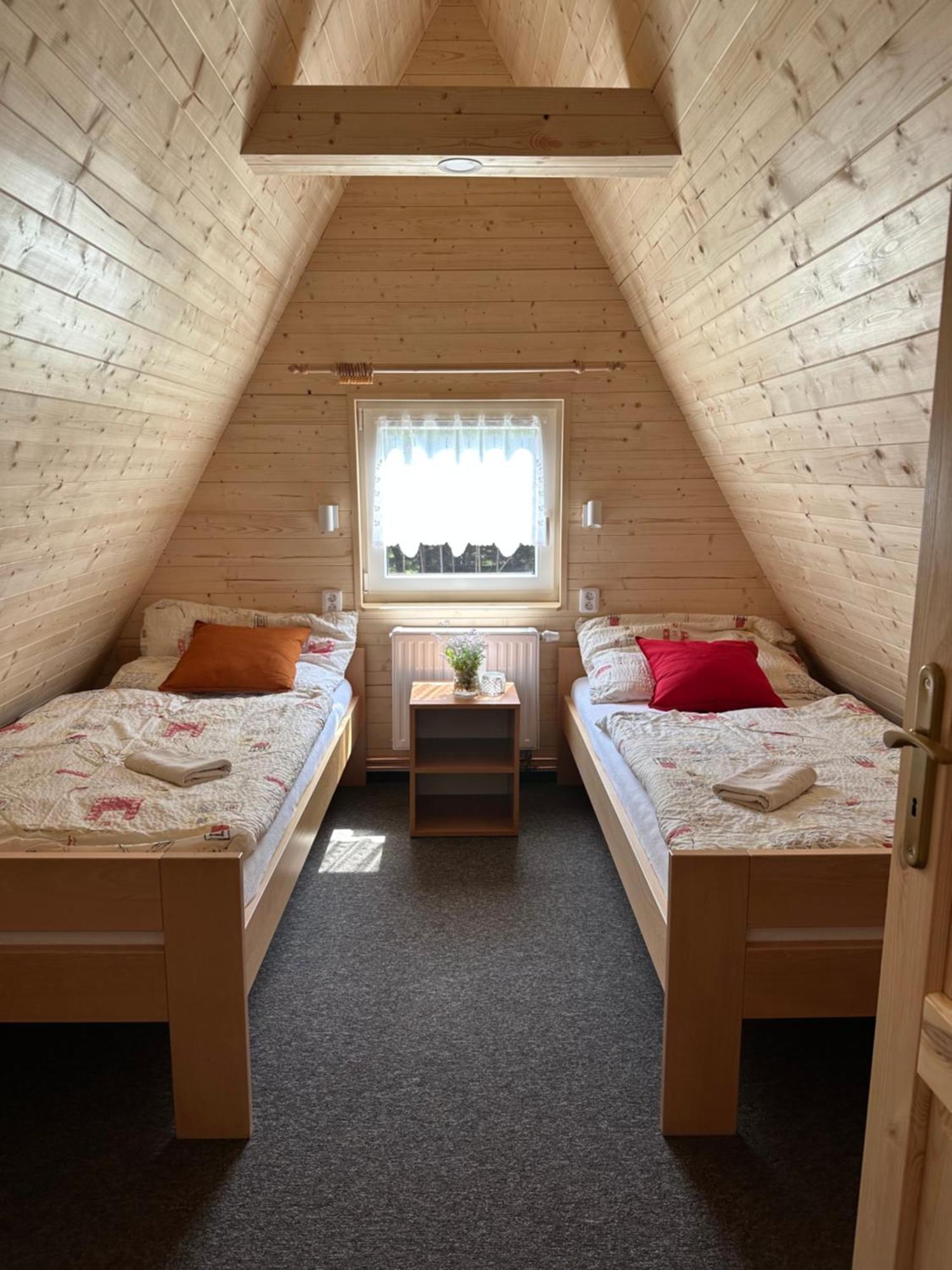 Hotel A Penzion Pegas Vlachovice Екстер'єр фото