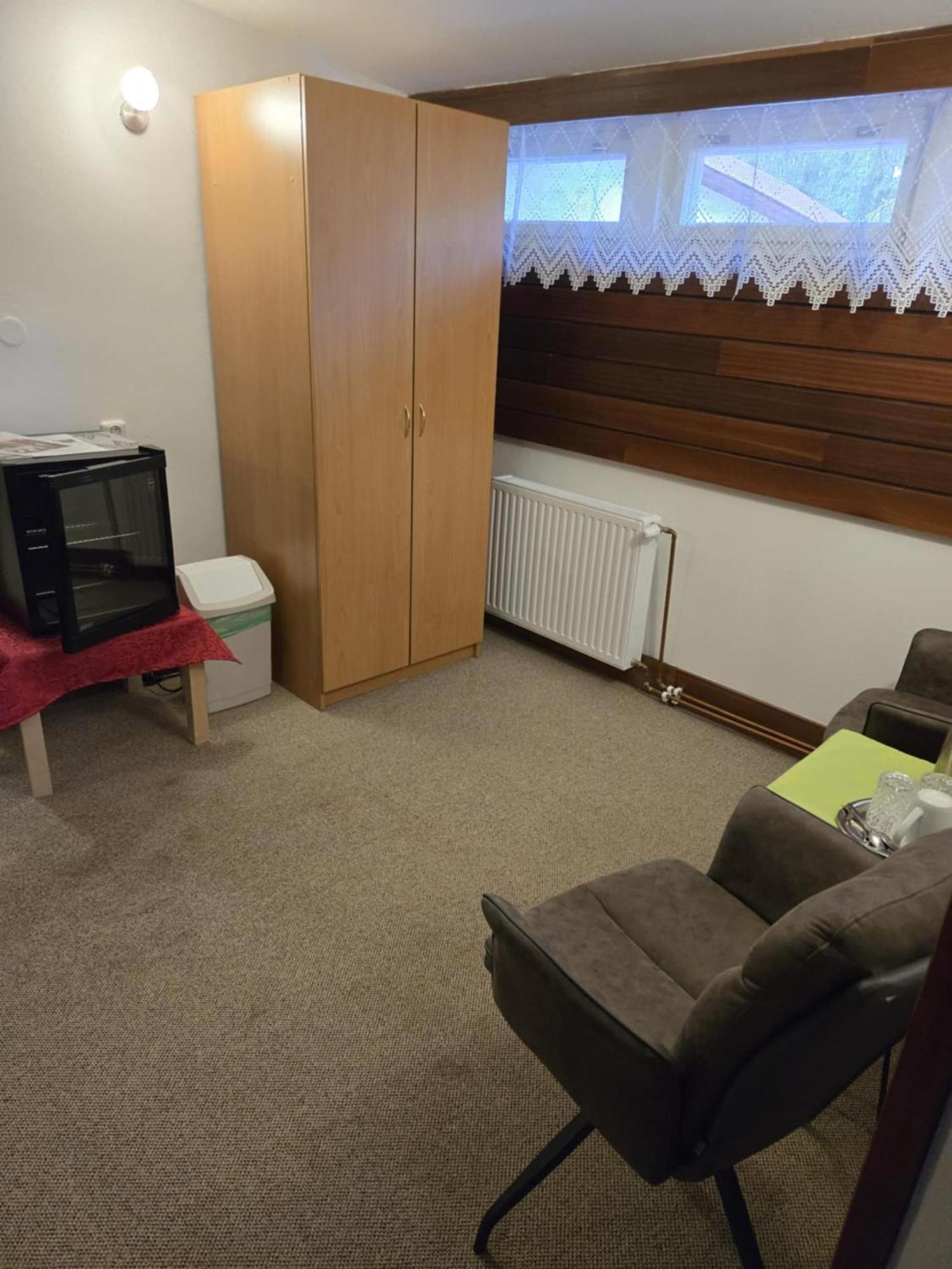 Hotel A Penzion Pegas Vlachovice Екстер'єр фото