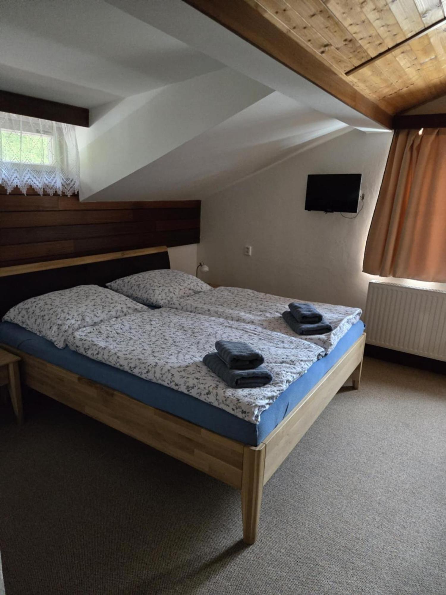 Hotel A Penzion Pegas Vlachovice Екстер'єр фото